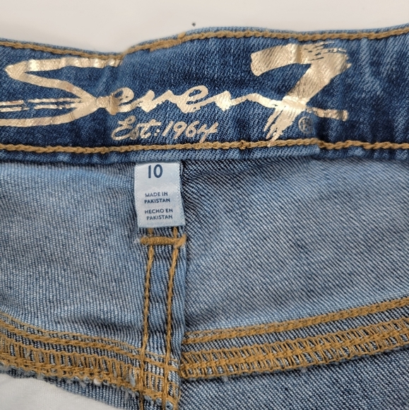 Seven7 Shorts Size 10 The Weekend Mid Rise Frayed Hem - Picture 2 of 4